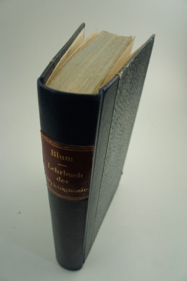 BLUM R. - Lehrbuch der Oryktognosie.